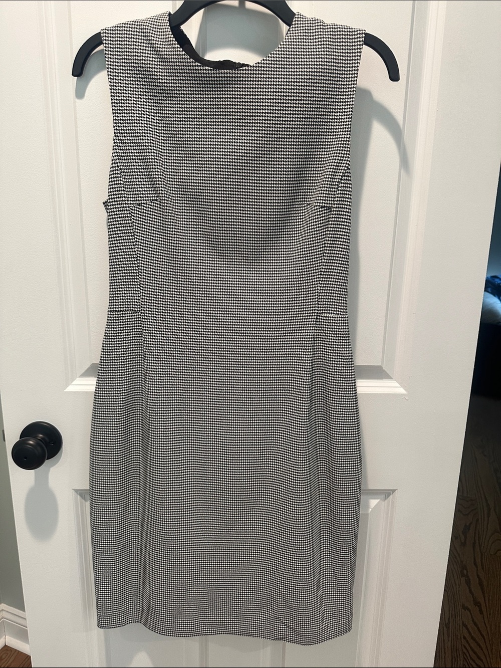 Theory Black and White Houndstooth Sleeveless Sheath Dress